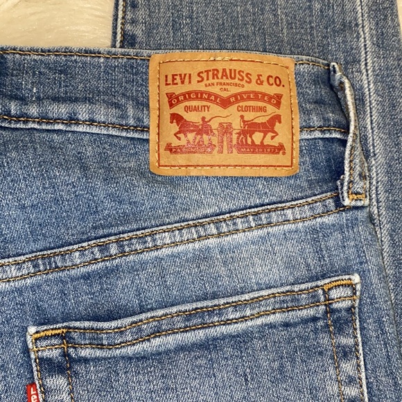 Levi’s Wedgie Skinny Jeans - Picture 8 of 15